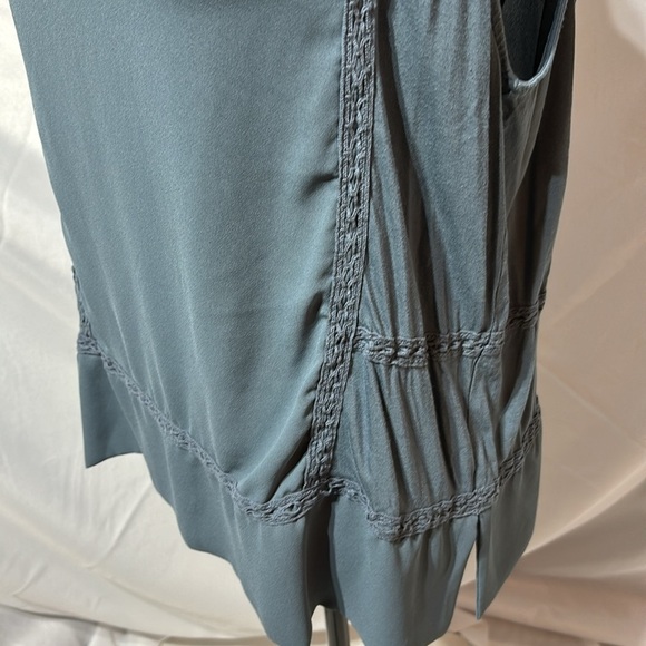 Loft Summer Sleeveless Detailed Top Size L - Picture 9 of 11